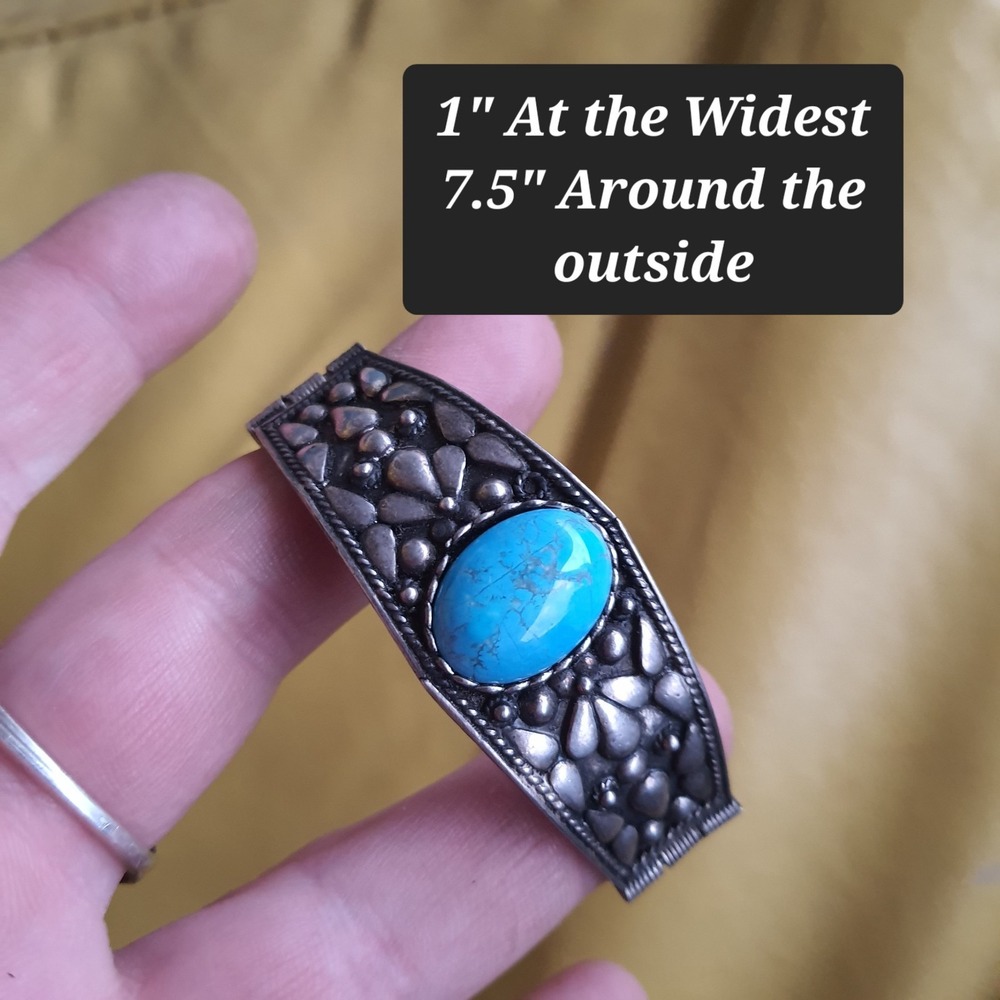 Vintage Marked Sterling Silver & Turquiose Cabochon Southwestern Style Bracelet - Picture 2 of 8